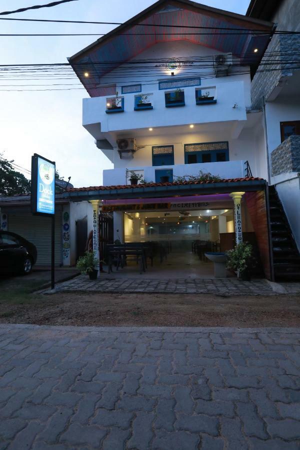 Dock Holiday Guest House Унаватуна Екстер'єр фото